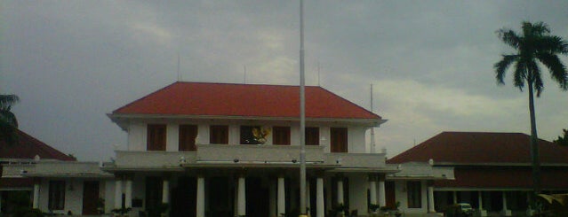 Gedung Negara Grahadi is one of City of Heroes.