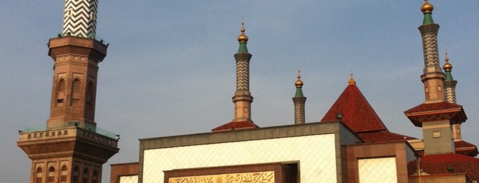 Masjid Raya At Taqwa Kota Cirebon is one of Cirebon Trips.