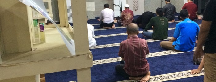 AQL Islamic Center is one of 21.10 Masjid.