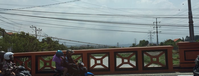 Jembatan Kaligarang is one of Semarang Trips.