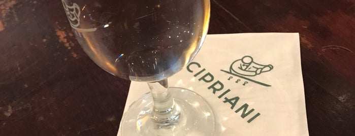 Cipriani Downtown is one of Locais curtidos por Shawn Ryan.