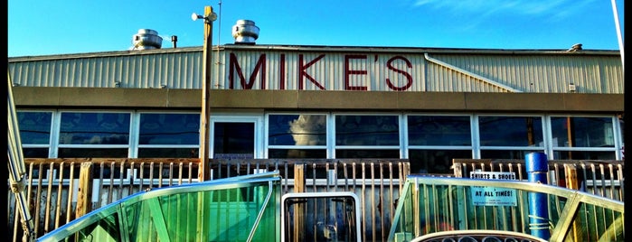 Mike's on the Water is one of สถานที่ที่ Frances ถูกใจ.