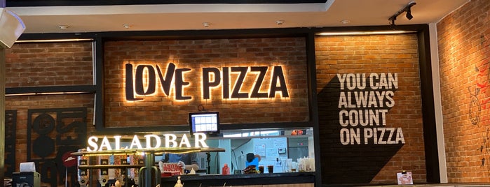 Pizza Hut is one of Must-visit Food in Medan.