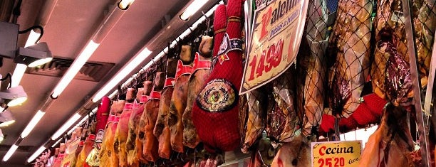 Museo del Jamón is one of madrid a tope.
