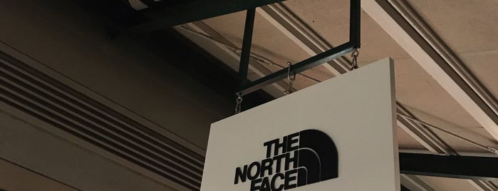 THE NORTH FACE is one of Tempat yang Disukai j.