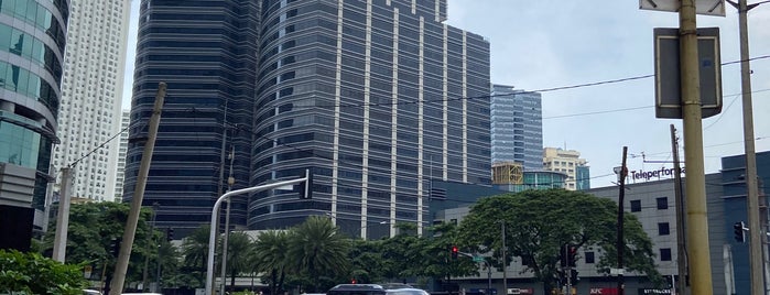 Ayala Avenue - Buendia Avenue Intersection is one of Favorite City.