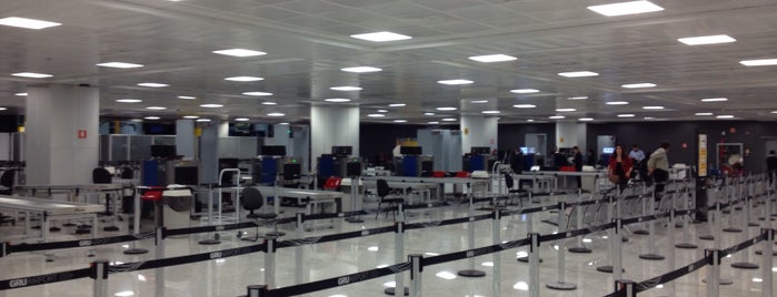 Aeropuerto Internacional de São Paulo / Guarulhos Gobernador André Franco Montoro (GRU) is one of Lugares legais.
