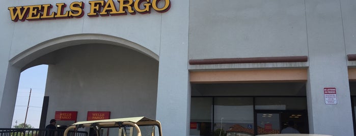 Wells Fargo Bank is one of Tempat yang Disukai Karl.