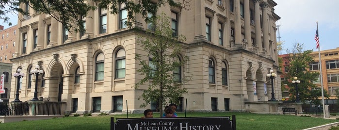 McLean County Museum of History is one of Lieux sauvegardés par Jackie.