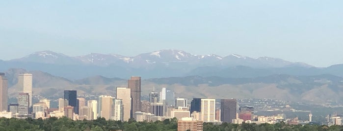 Renaissance Denver Stapleton Hotel is one of Lugares favoritos de Greg.