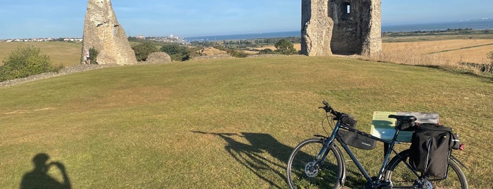 Hadleigh Castle is one of Epping & Basildon & Chelmsford & Southminster.