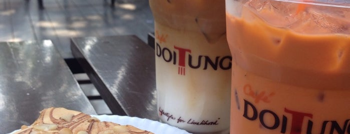 Café DoiTung is one of Locais curtidos por Julia.