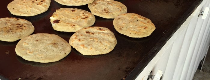 Gorditas De La UAQ is one of Lugares favoritos de Jose.