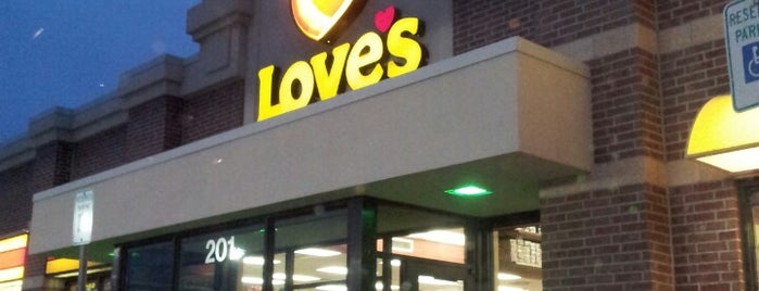 Love's Travel Stop is one of Davidさんのお気に入りスポット.