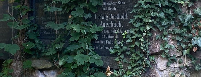 Jüdischer Friedhof Weißensee is one of Berlin 🖤.