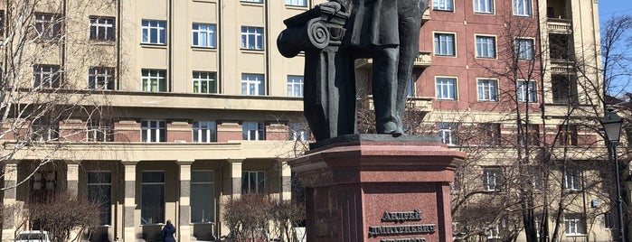 Памятник Андрею Дмитриевичу Крячкову is one of Скульптура.