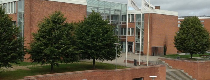 VIA University College is one of สถานที่ที่ Nils ถูกใจ.