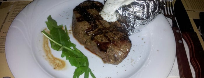 Colina Steakhaus is one of Locais curtidos por Ugur.