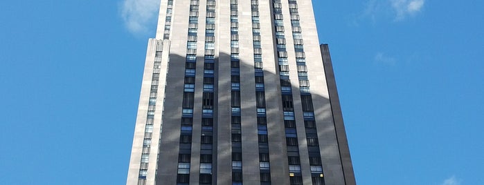 Рокфеллеровский центр is one of New York.