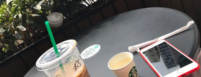 Starbucks is one of Bulentさんのお気に入りスポット.