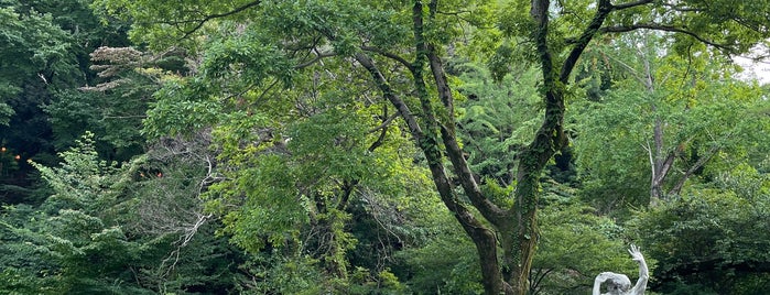 片倉城跡公園 is one of 東京の名湧水（多摩）.