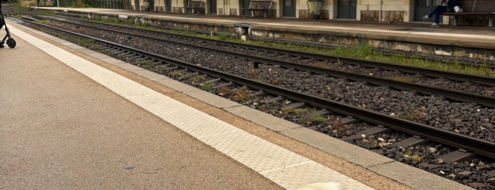 Gare SNCF de Beaulieu-sur-Mer is one of Railway Stations.
