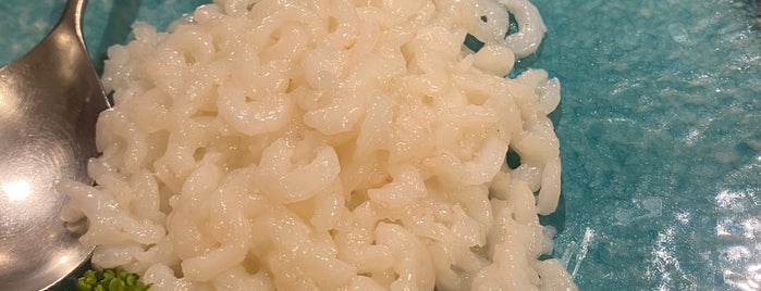 四季 陸氏厨房 is one of Noodles.