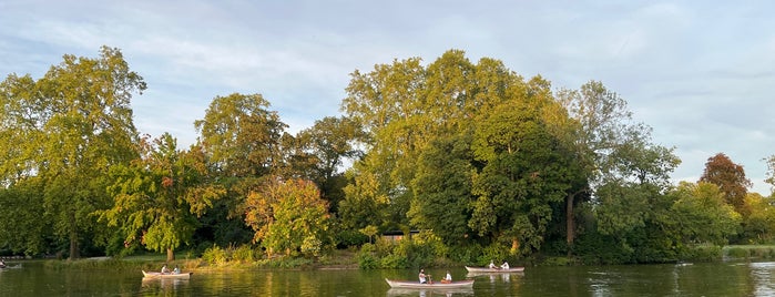 Île de Bercy is one of สถานที่ที่ Eric T ถูกใจ.