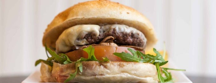 DeGema Hamburgueria Artesanal is one of braga.