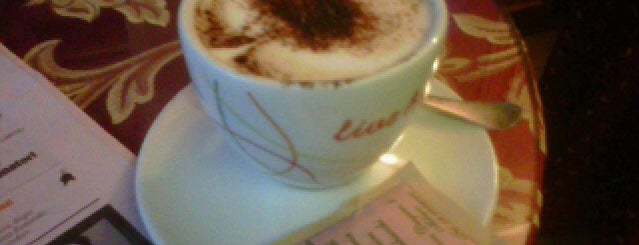 Caffe Di Dergano is one of Luoghi preferiti.