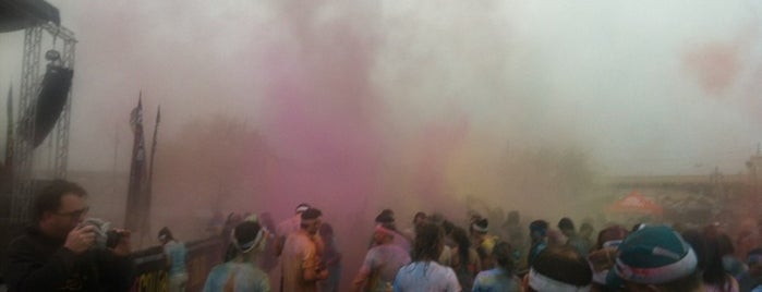 The Color Run is one of Chrisさんのお気に入りスポット.