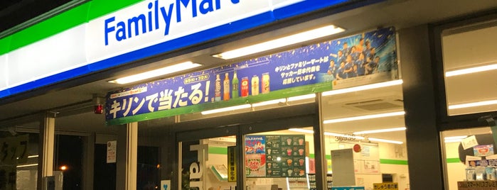 ファミリーマート 桃山町調月店 is one of コンビニ.