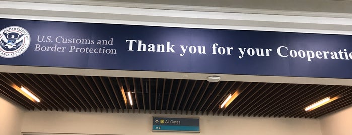 US Customs & Immigration is one of Orte, die Pedro gefallen.