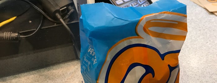 Auntie Anne's is one of Leo’s Liked Places.
