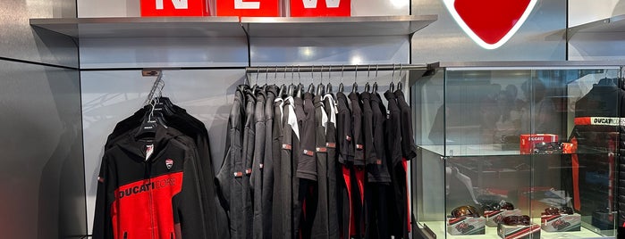 Ducati Factory Store is one of Аутлеты.