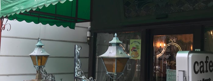 Tea Room Chiru Chiru is one of Locais curtidos por MK.
