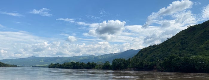 Cruce del río Huallaga is one of La Ruta de un Prófugo Viajero.