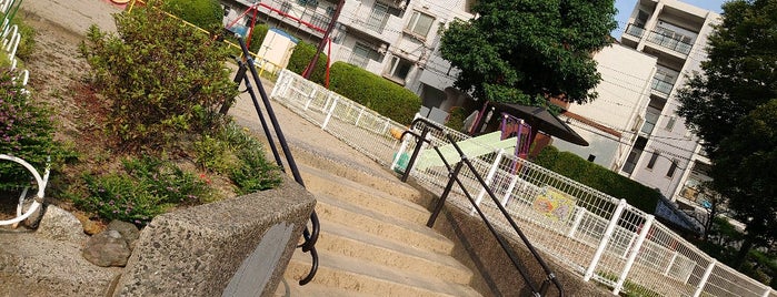 東新町公園 is one of 公園.