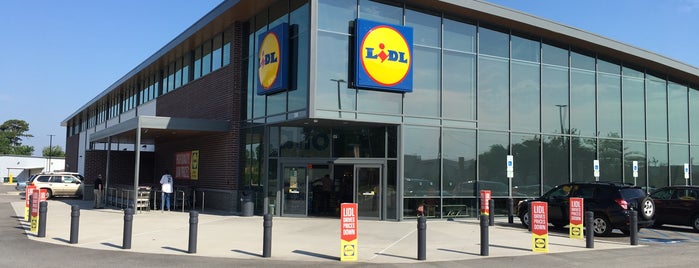 Lidl is one of Lieux qui ont plu à Theo.