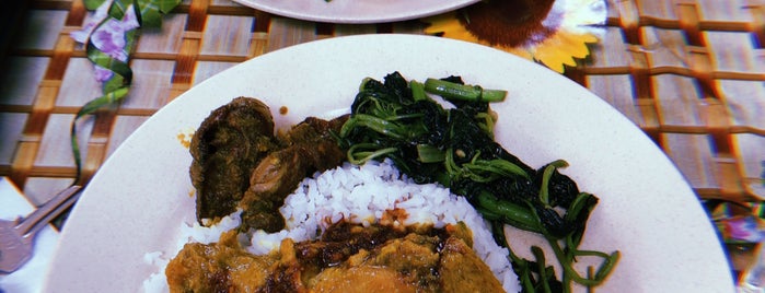 Medan Selera Danau Kota is one of Top picks for Food Courts.