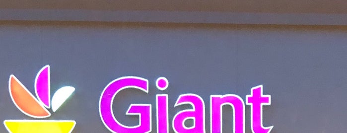 Giant is one of Richard 님이 좋아한 장소.