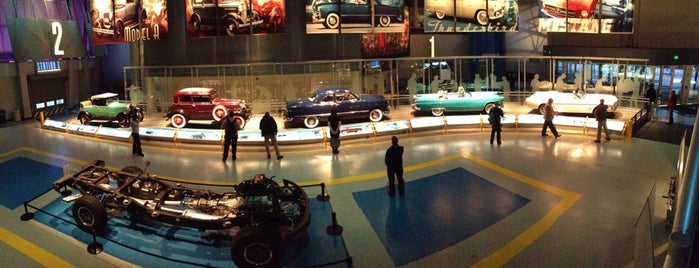 Ford River Rouge Factory Tour is one of Posti che sono piaciuti a Mike.
