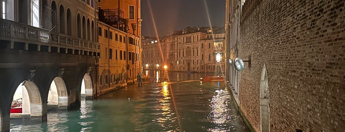 Campo dei Frari is one of Venezia.