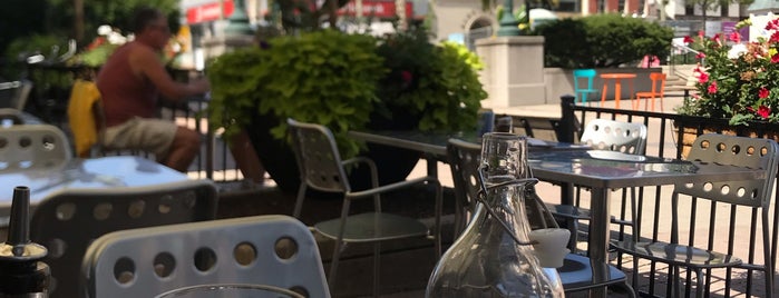 Piazza Bistro is one of Oakville.