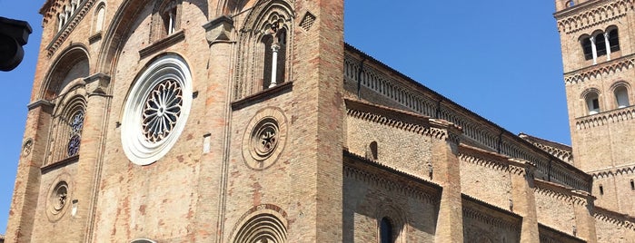Duomo di Crema is one of Lugares favoritos de Hamilton.