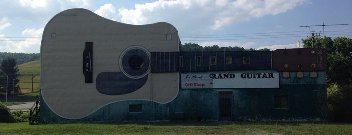 Joe Morrell Grand Guitar Museum and Gift Shop is one of Road Trip.