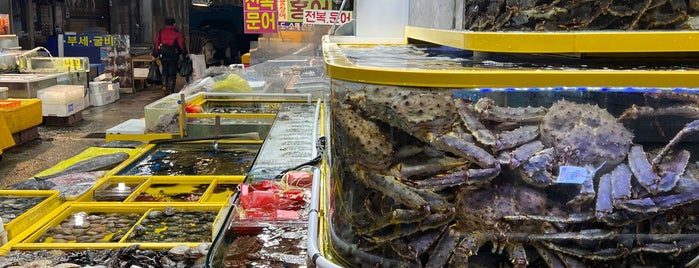 가락시장 수산물센터 is one of The 15 Best Places for Sashimi in Seoul.