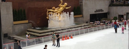 Rockefeller Center is one of Mis lugares más queridos !.