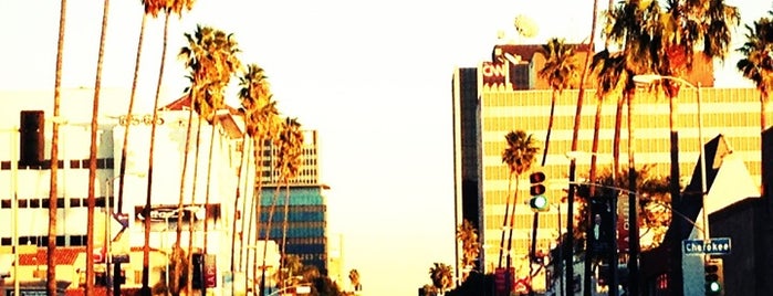 Sunset Boulevard is one of Los Ángeles.