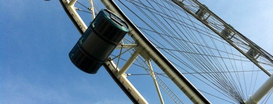 The Singapore Flyer is one of Singapura, SG.